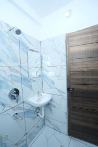Vedika Heavens - 1 BHK Apartment, 500 m to temple