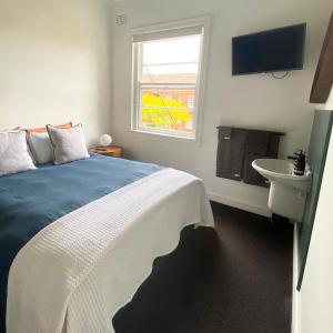 Blues Point Hotel