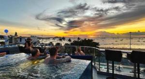 The Globe Hotel, Bar & Restaurant