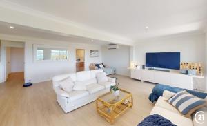 Panoramic Water Views from a Coastal Retreat