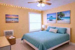 CasaViva Pacifica - 2BR Sleeps 10 with Firepit, BBQ & Shared Yard, Kids Zone - Walk to Hillcrest Fun, Near Zoo, Balboa Park & Beaches