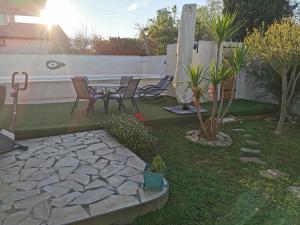 Appartement dans villa avec jardin et piscine privée