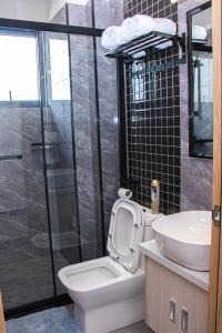 Comfort living three bedroom apartment with fully equipped gym swimming pool private parking space ,child play area and amazing scenic views which offers comfort and luxurious lifestyle