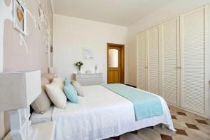 ClickSardegna Villa Emanuel ad Alghero con Vista mare spettacolare, piscina indipendente per 8 persone