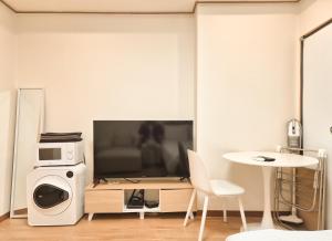 Sinsa Garosugil Urban House