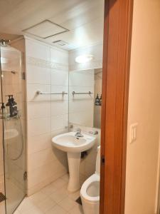 Sinsa Garosugil Urban House