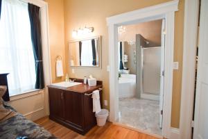 Accommodation in Oswego