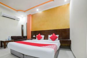 Hotel O Viraat