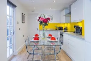 Charming Tower Bridge Apartment - London