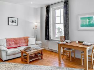 Flat 4 Sea Court