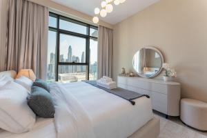 Stunning 1 BR in Beach Vista Panoramic views