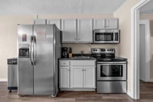 Pet-Friendly Oceanfront 3-BR on Top3rd Floor – Stunning Cherry Grove Beach Views - Blue Mist 302