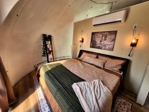 Secluded Woodland Geodome with Panoramic Views & Private Trails in Milledgeville, Georgia