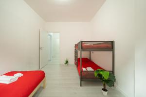 Como and Swiss 5 min - Lake at 10 min - Wifi and Parking