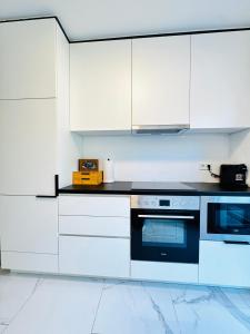 Elegant 5BR & 1LR Villa , Private Stay with Prime Location