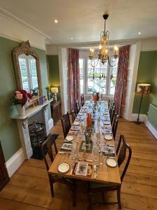 Ramsgate Retreats - Latimer House, boutique seaside holiday home for large families, groups, golf