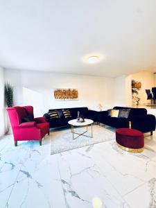 Elegant 5BR & 1LR Villa , Private Stay with Prime Location