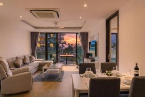Seaview 2 BR Apt with Private Pool and Terrace at Absolute Residence 5404