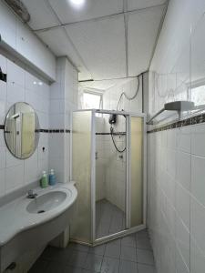 Golden Straits Villas Beach Resort - Nomad Homestay