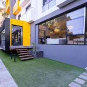 Comfort living three bedroom apartment with fully equipped gym swimming pool private parking space ,child play area and amazing scenic views which offers comfort and luxurious lifestyle