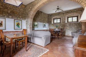 Podere le Lune with Pool, San Gimignano