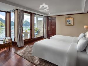 Verdure Lotus Classic Cruise on Lan Ha Bay