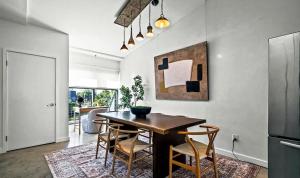 Charming 2-Bedroom Urban Oasis Near Venice Beach