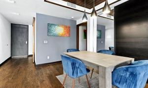 Charming Venice Retreat with Modern Amenities