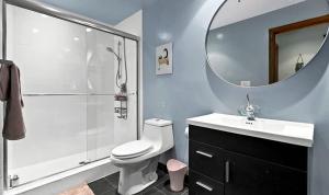 Charming Venice Retreat with Modern Amenities