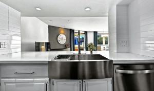 Charming Venice Retreat with Modern Amenities