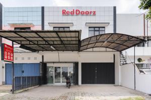 RedDoorz at Pandu Raya Bogor by Madam M Place