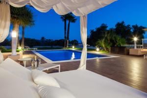 Amazing Villa with Sea View close to the beach and the Airport of Ibiza