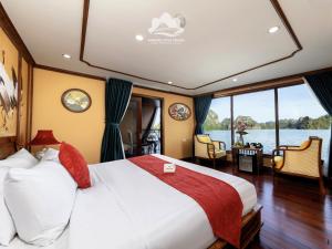Verdure Lotus Grandeur Cruise on Ha Long Bay