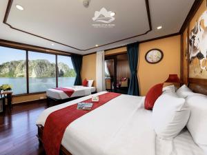 Verdure Lotus Grandeur Cruise on Ha Long Bay