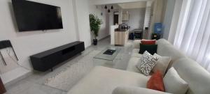 Easystays Third avenue