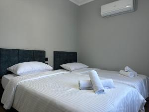 Comfortable 2BR Apartment Near City Center with En-Suite