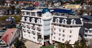 Nature Hotel - Pham Hong Thai