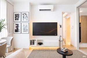 Design Led Apt with Oasis Rooftop in Skypark Laguna
