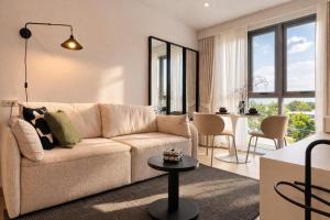 Design Led Apt with Oasis Rooftop in Skypark Laguna