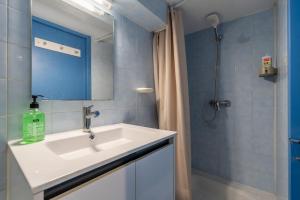 Studio Pop, calme, lumineux, parking privé devant