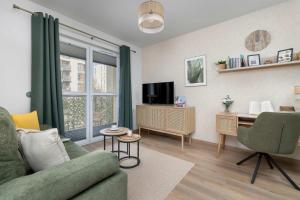 Urokliwy Apartament z Parkingiem Blisko Bramy Floriańskiej w Krakowie by Noclegi Renters