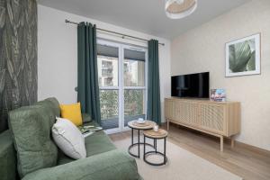 Urokliwy Apartament z Parkingiem Blisko Bramy Floriańskiej w Krakowie by Noclegi Renters