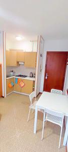 Two-room apartment 150 meters from the sea with umbrella and sunbeds!