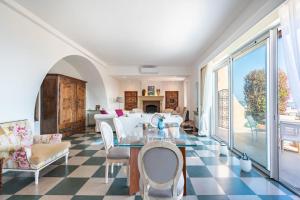 Cozystay 1099 Charming Sea View House & Pool