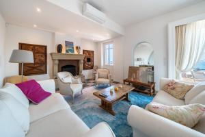 Cozystay 1099 Charming Sea View House & Pool