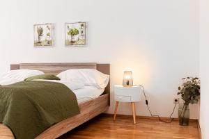 Close to Rennweg, Beautiful 2BR Apartment with WIFI & TV
