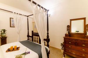 Stylish 2bhk w pool and Kitchen 8 mins from beach