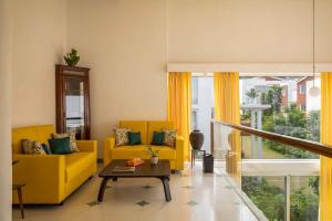 Stylish 6BHK Villa w Pvt Pool and Garden