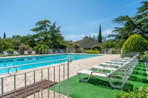 Rental with pool and AC in Provence n9