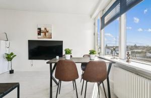 Stylish Scandinavian Apartment in a Peaceful Neighborhood